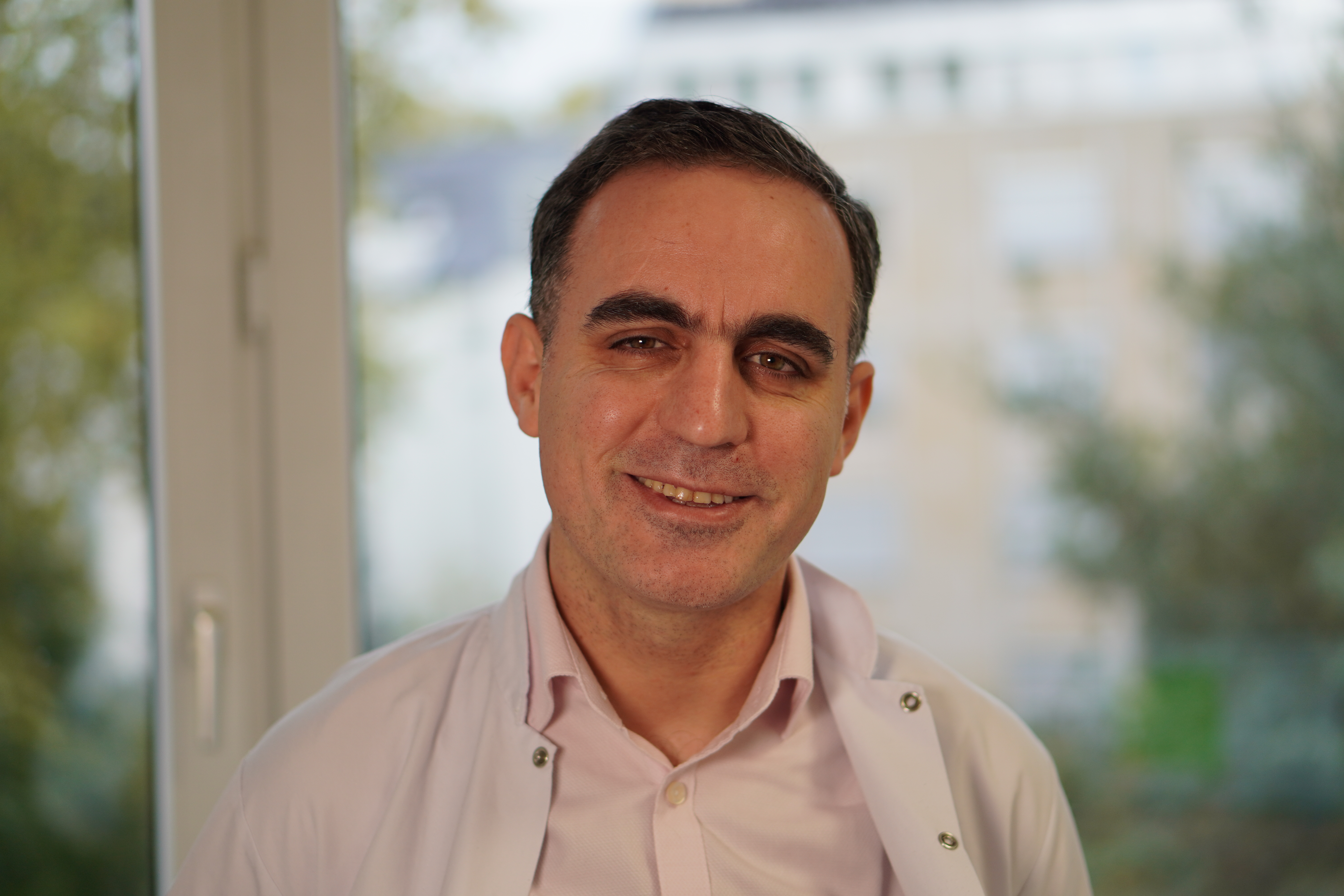 Dr. Gökhan Demirkiran - Facharzt für Haartransplantation